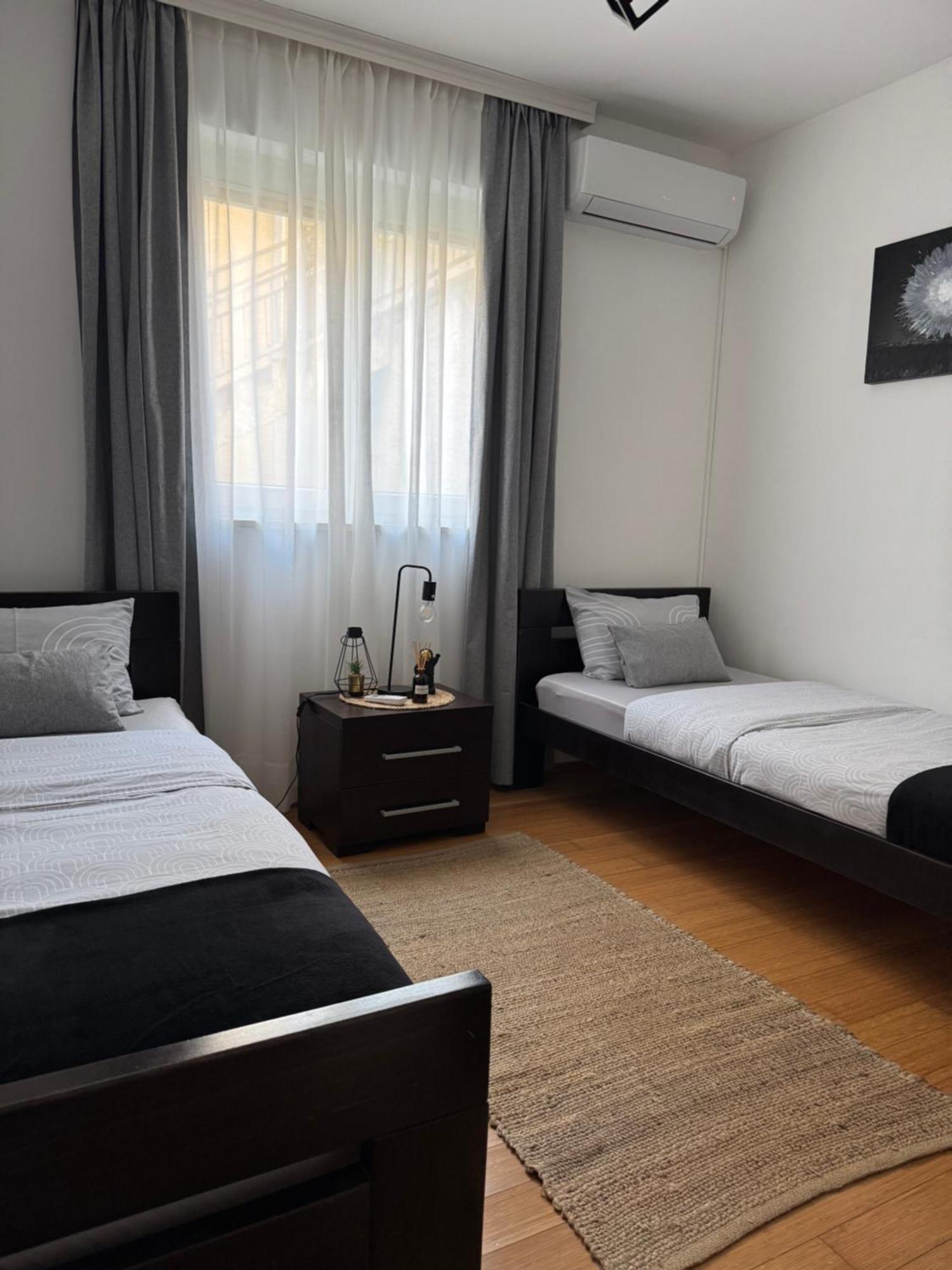 J&M Apartment 科托尔 外观 照片
