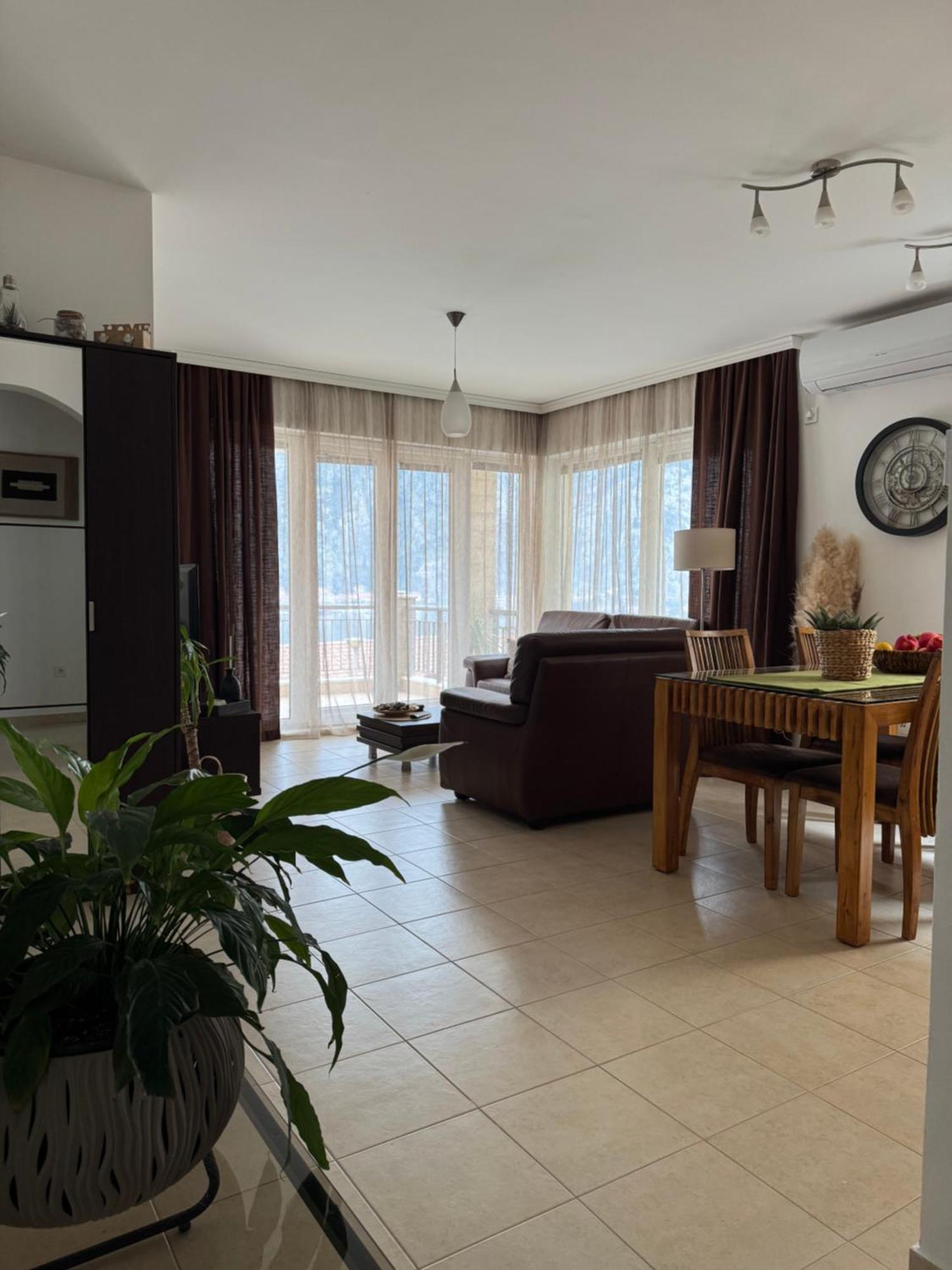 J&M Apartment 科托尔 外观 照片